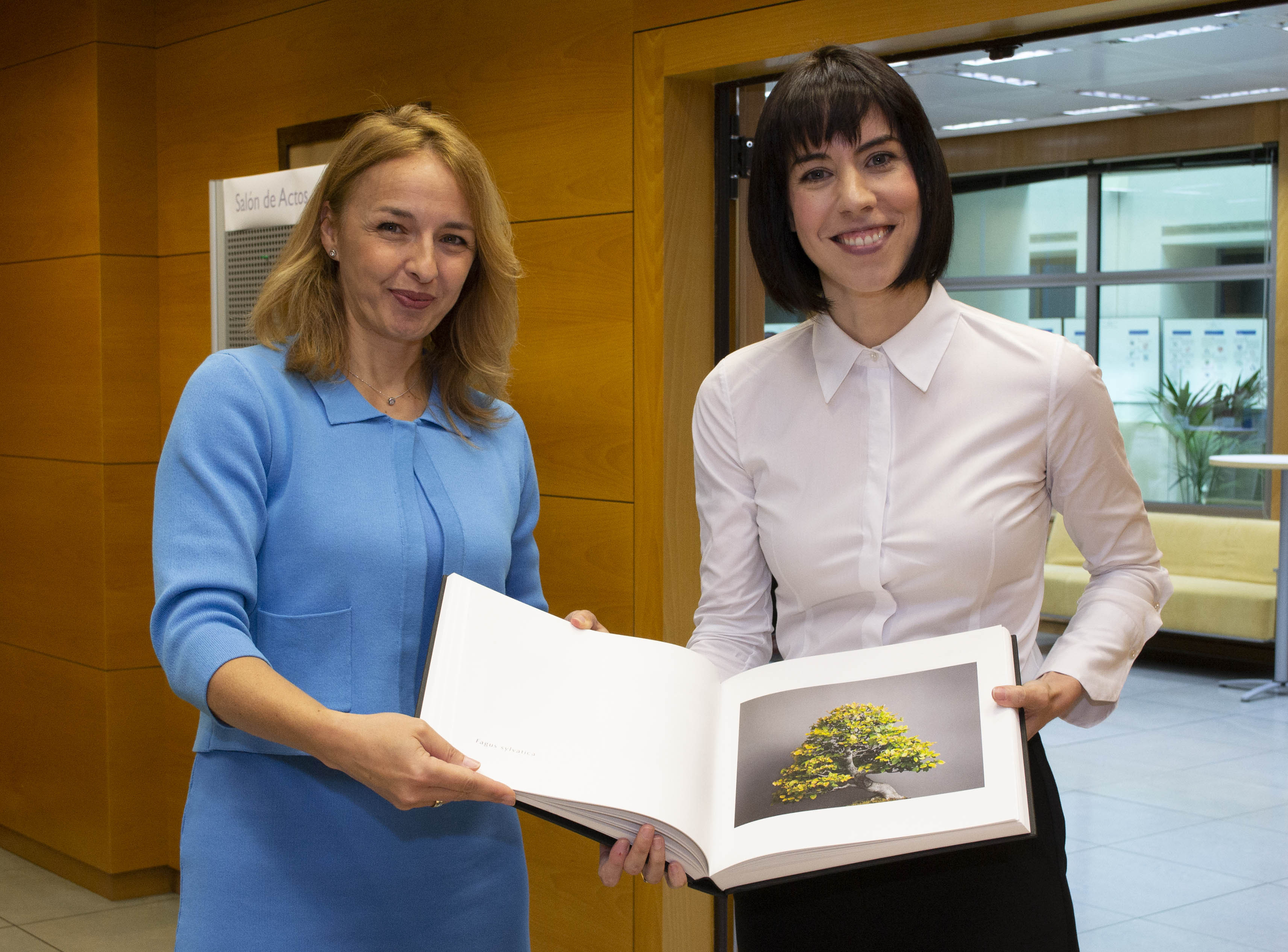 La ministra de Ciencia e Innovación, Diana Morant, visita el Centro de Ciencias Humanas y Sociales del CSIC La ministra de Ciencia e Innovación, Diana Morant, visita el Centro de Ciencias Humanas y Sociales del CSIC