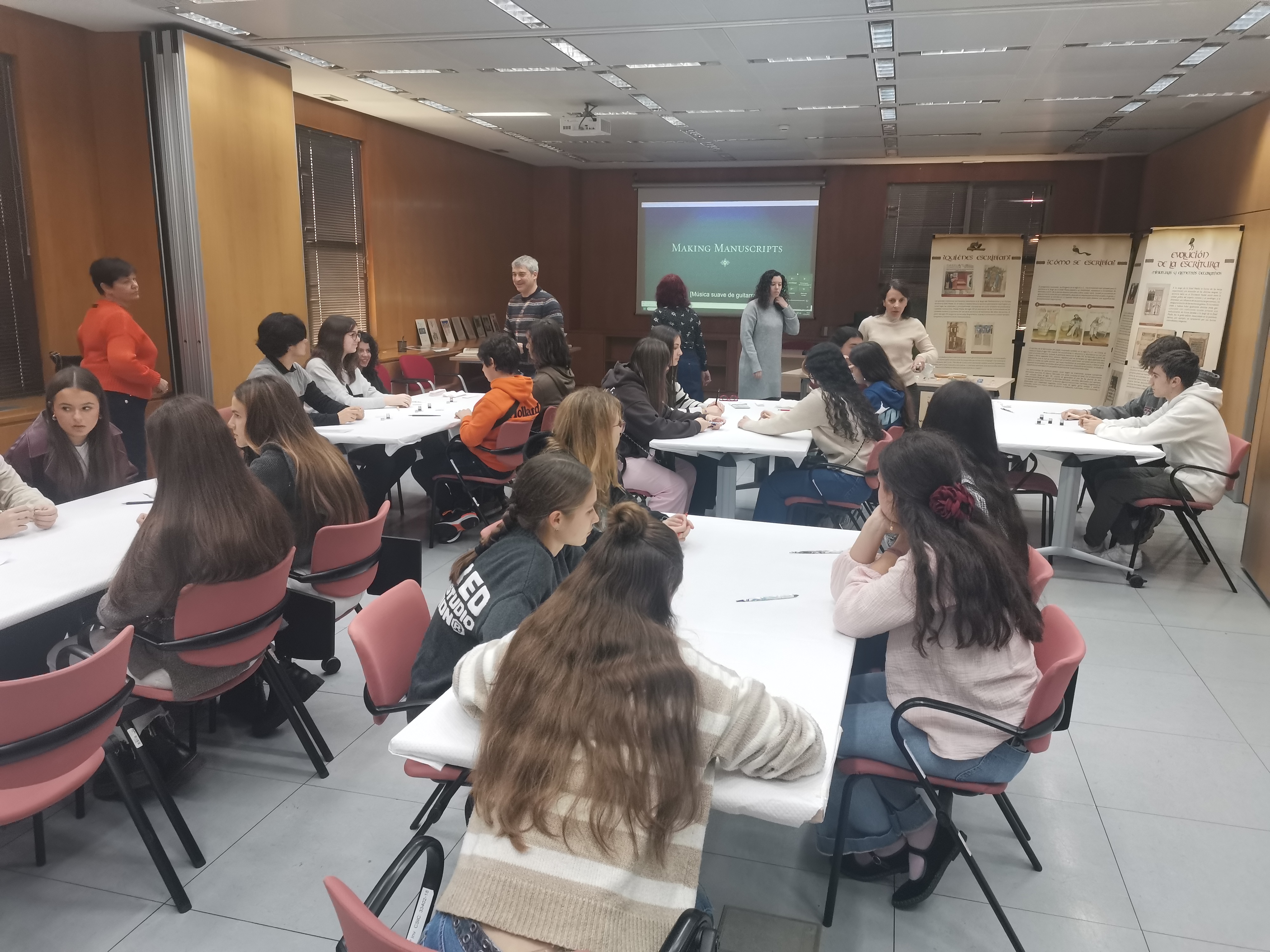 Un año más, los alumnos del Bachillerato de Excelencia IES Alonso de Berruguete (Palencia) disfrutan de las investigaciones del CCHS en una jornada cargada de actividades