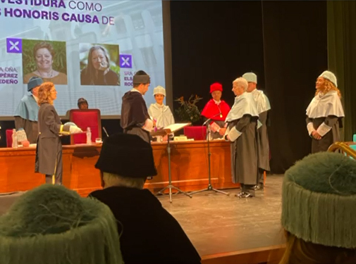 Eulalia Pérez Sedeño, doctora honoris causa por la Universidad de Buenos Aires, durante la ceremonia