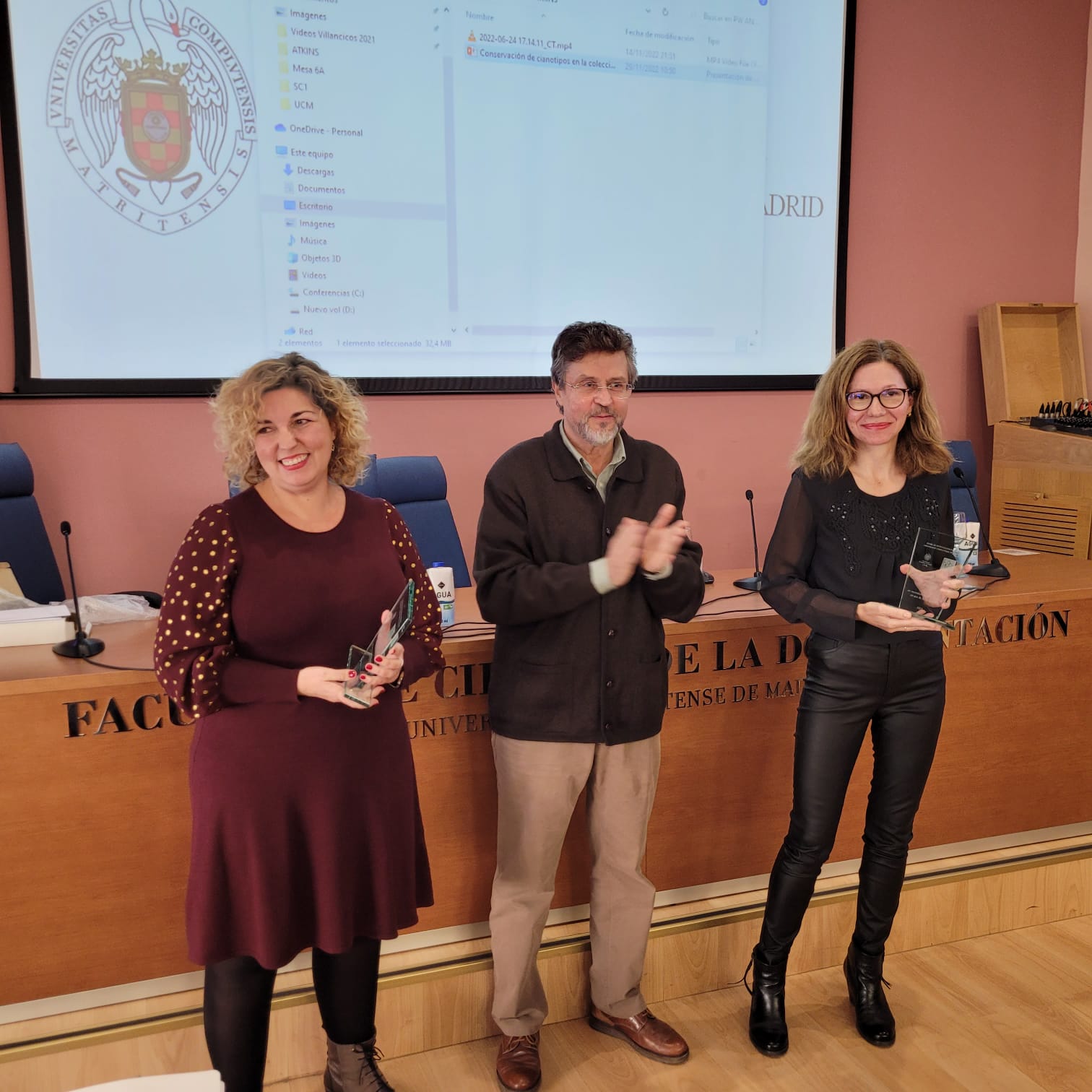 Las responsables del Archivo del CCHS-CSIC reciben el Premio Fotodoc 2022