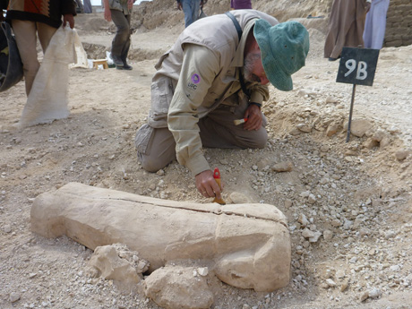 Proyecto Djehuty: hallado intacto un ataúd  de la dinastía XVII