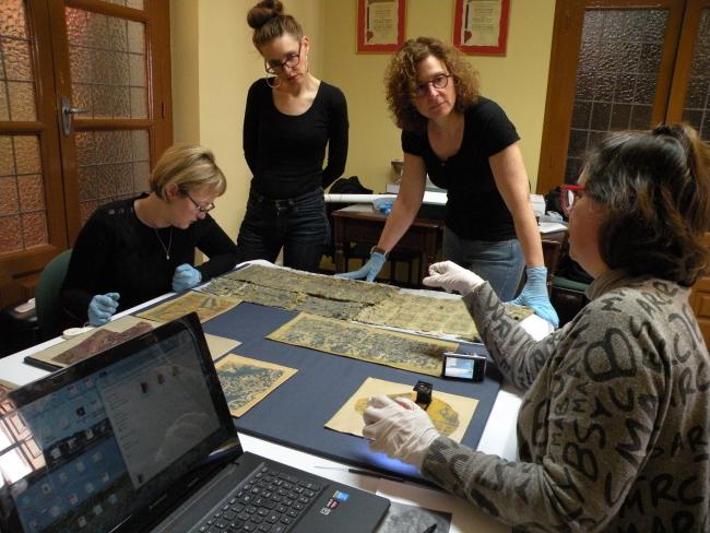 Amanda Dotseth, Jitske Jasperse, Therese Martin y Ana Cabrera en el Museo de San Isidoro de León (foto: T. Martin)