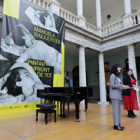 Carmen Gaitán durante la inauguración de la exposición sobre Manuela Ballester