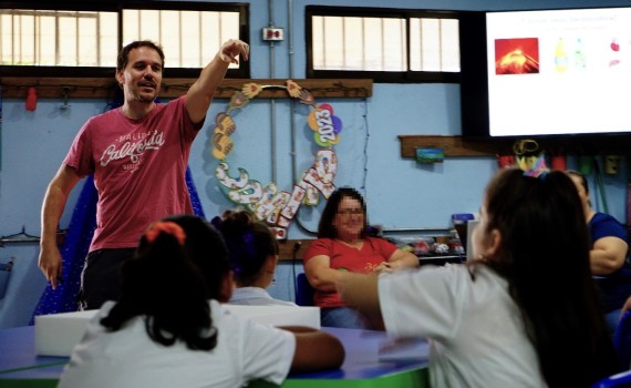 Actividades de divulgación en una escuela de Costa Rica enmarcadas en un proyecto propio de cooperación del CSIC./ CIB-CSIC.