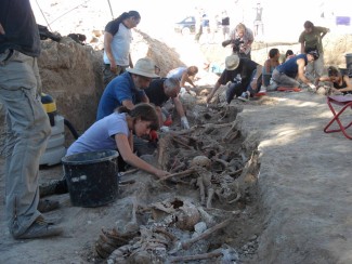 El CSIC dirige un proyecto sobre el impacto de las exhumaciones en la sociedad española El CSIC dirige un proyecto sobre el impacto de las exhumaciones en la sociedad española