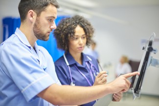 Las herramientas diseñadas en el marco de CLARA-MeD cuentan con inteligencia artificial aplicada al lenguaje para analizar y organizar información médica de manera automática. / ISTOCK Las herramientas diseñadas en el marco de CLARA-MeD cuentan con inteligencia artificial aplicada al lenguaje para analizar y organizar información médica de manera automática. / ISTOCK