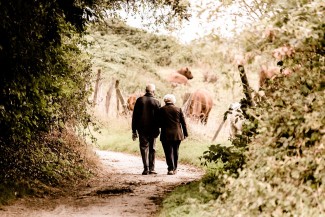 Una vida social activa reduce el riesgo de muerte en las personas mayores con discapacidad crónica